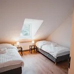 شقة Working - 8 Single Beds - 5 Schlafzimmer
