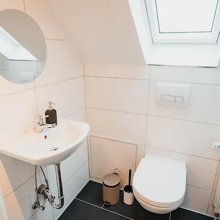 Workers Apartment In Moenchengladbach - 5 Bedrooms - 8 Single Beds Apartament Mönchengladbach