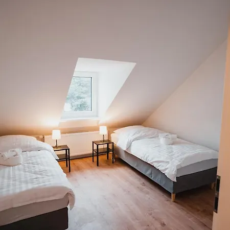 Apartment Working - 8 Single Beds - 5 Schlafzimmer