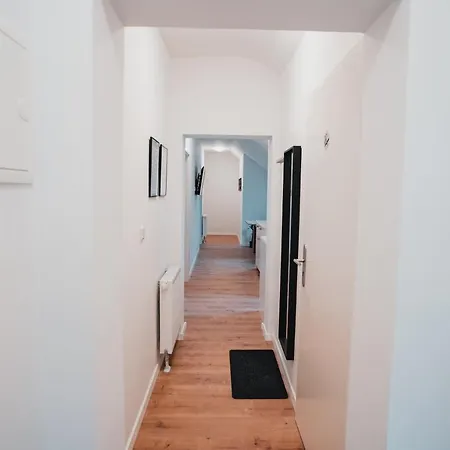 Apartament Workers Apartment In Moenchengladbach - 5 Bedrooms - 8 Single Beds Mönchengladbach