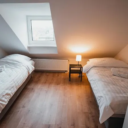 Working - 8 Single Beds - 5 Schlafzimmer Apartment Monchengladbach