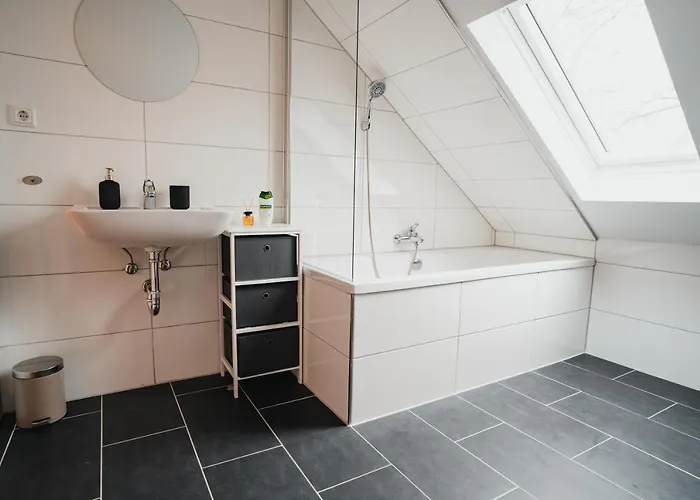 Appartement Working - 8 Single Beds - 5 Schlafzimmer Mönchengladbach