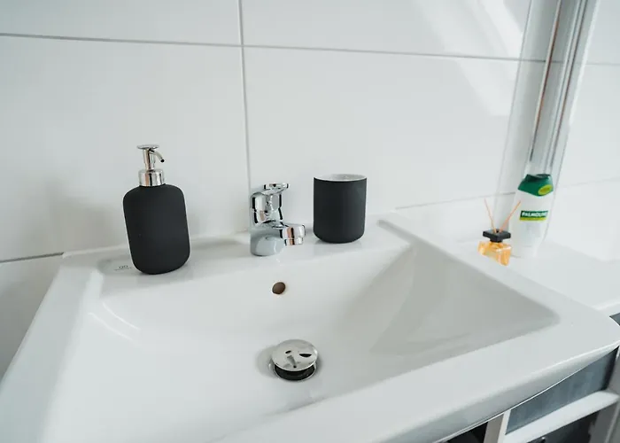 Appartement Working - 8 Single Beds - 5 Schlafzimmer *