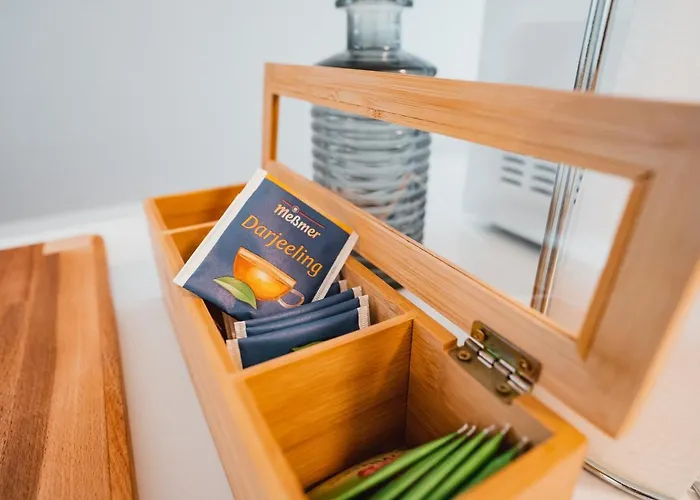 Working - 8 Single Beds - 5 Schlafzimmer